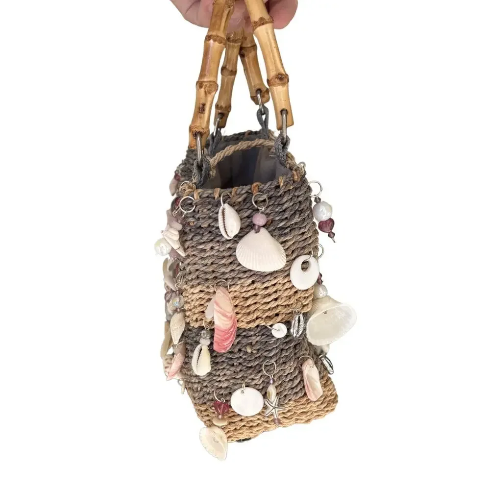 Summer Purse Seashell Charm Straw Handbag Upcycled Handmade Vintage Faded Glory - Picture 6 of 9